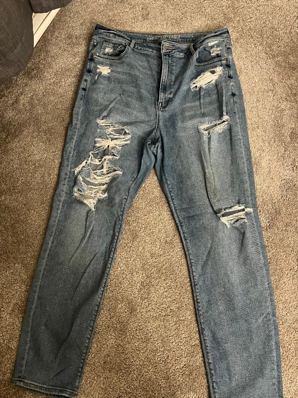 American Eagle Stretch Distressed Ripped Jeans Size 18 Long Light Wash